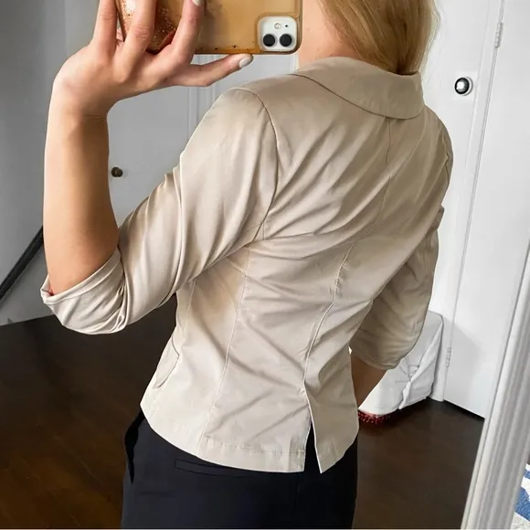 🐚 MMM BEIGE CAPRI SLEEVE BLAZER JACKET!