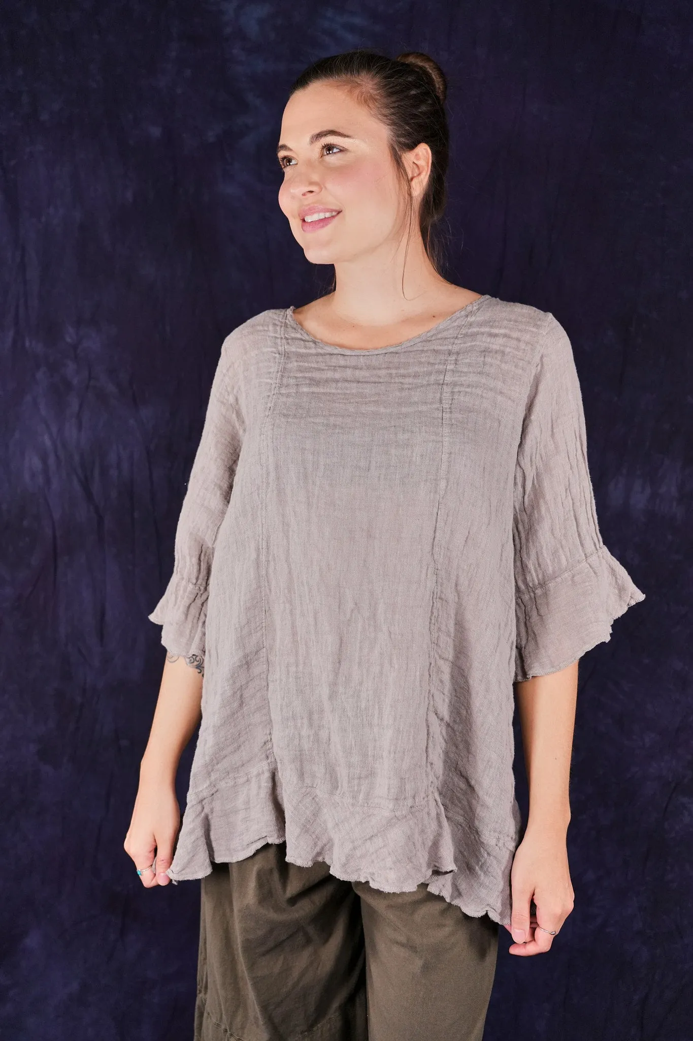 1516  Bias Flounce Top Moon Rock