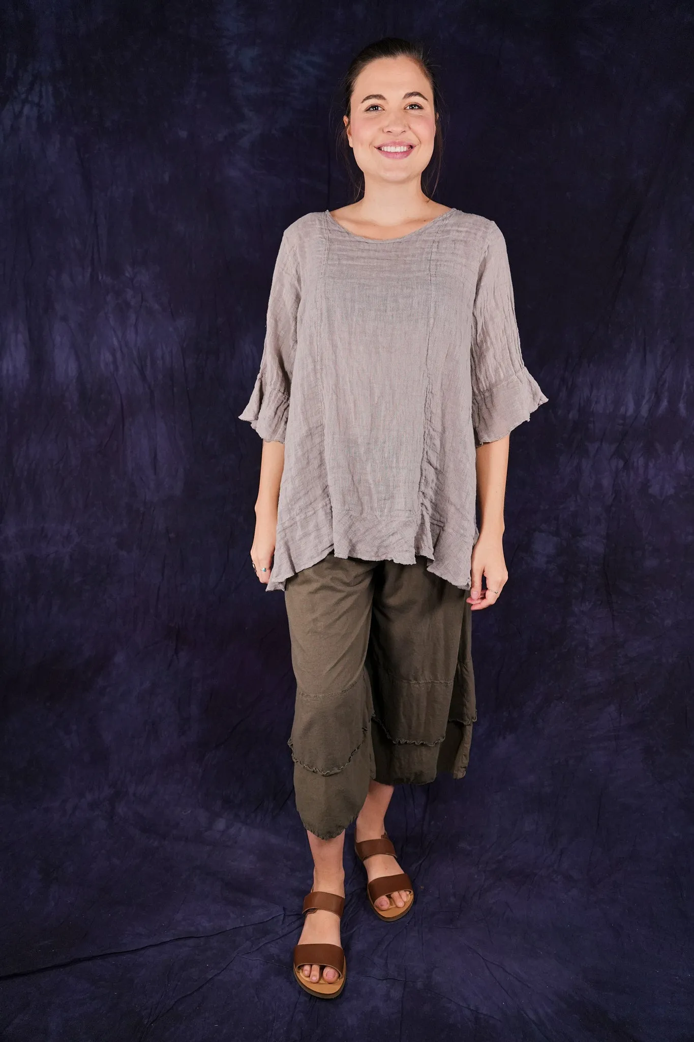 1516  Bias Flounce Top Moon Rock