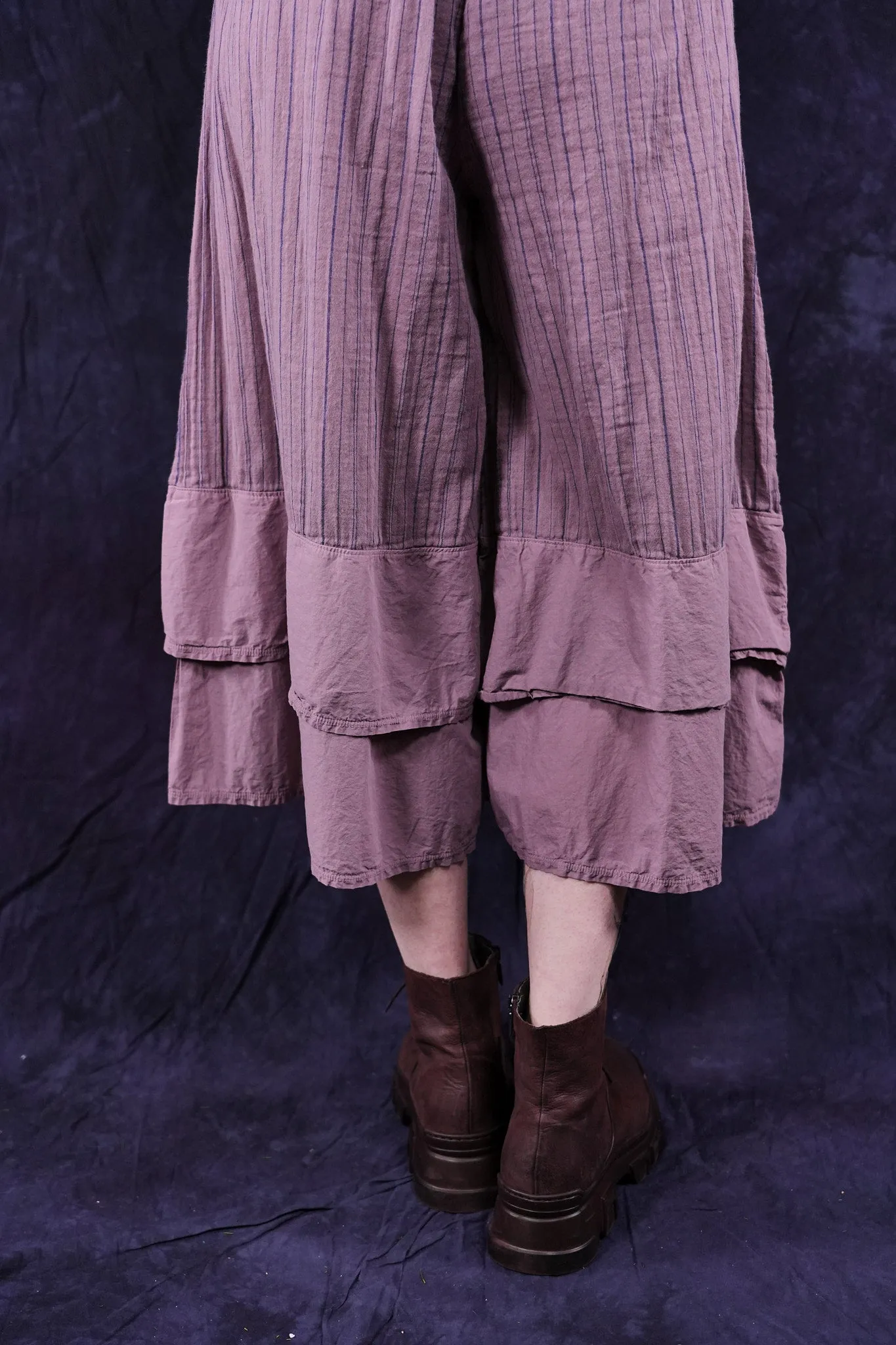 3348 Wide Crop Carassai Petaloon Rose Earth