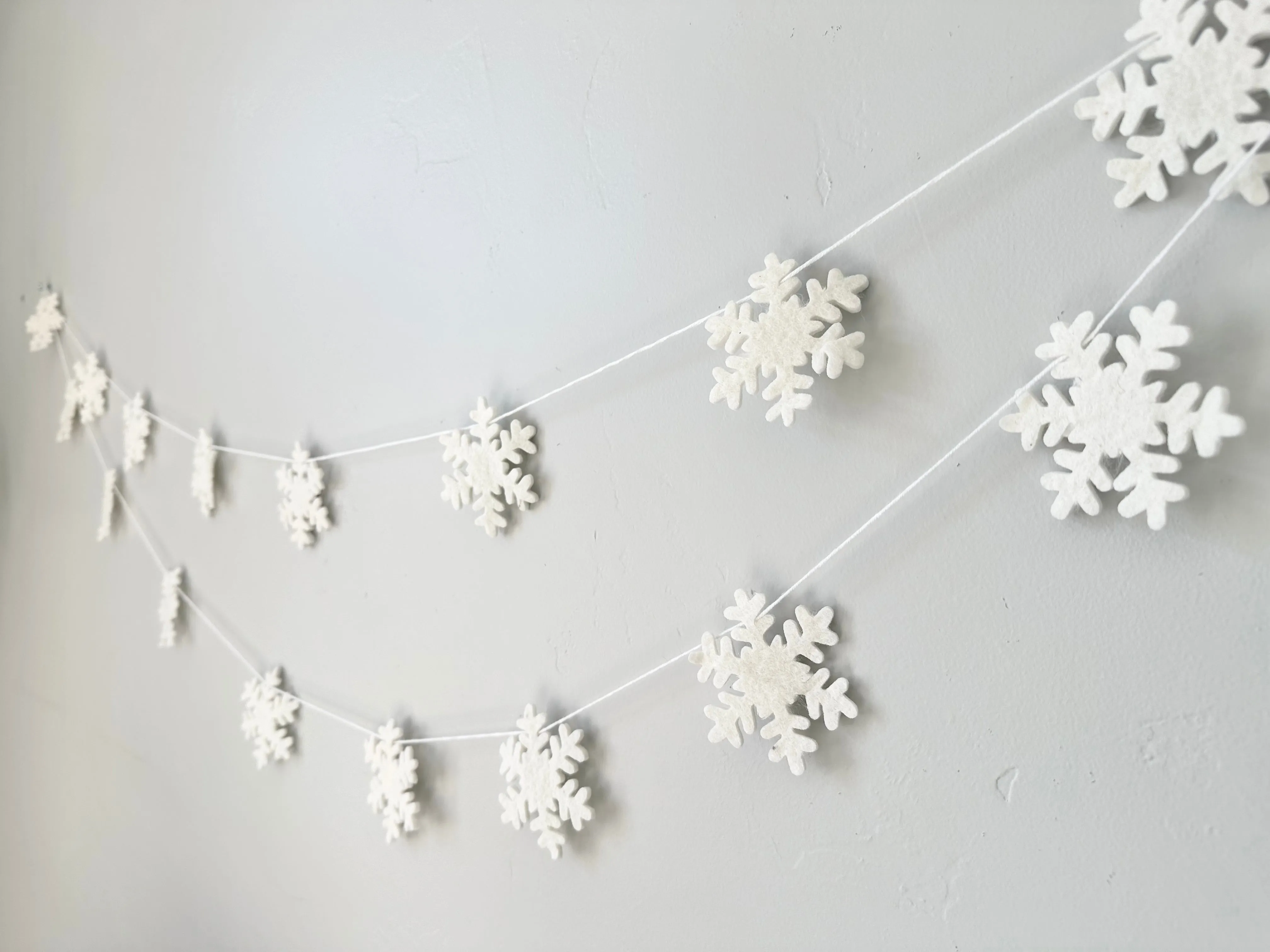 All White Snowflake Garland