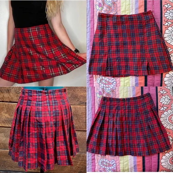 Arizona Pleated Skirt - Red &amp; Black Plaid w/ Gold Tinsel - Vintage 90’s Goth