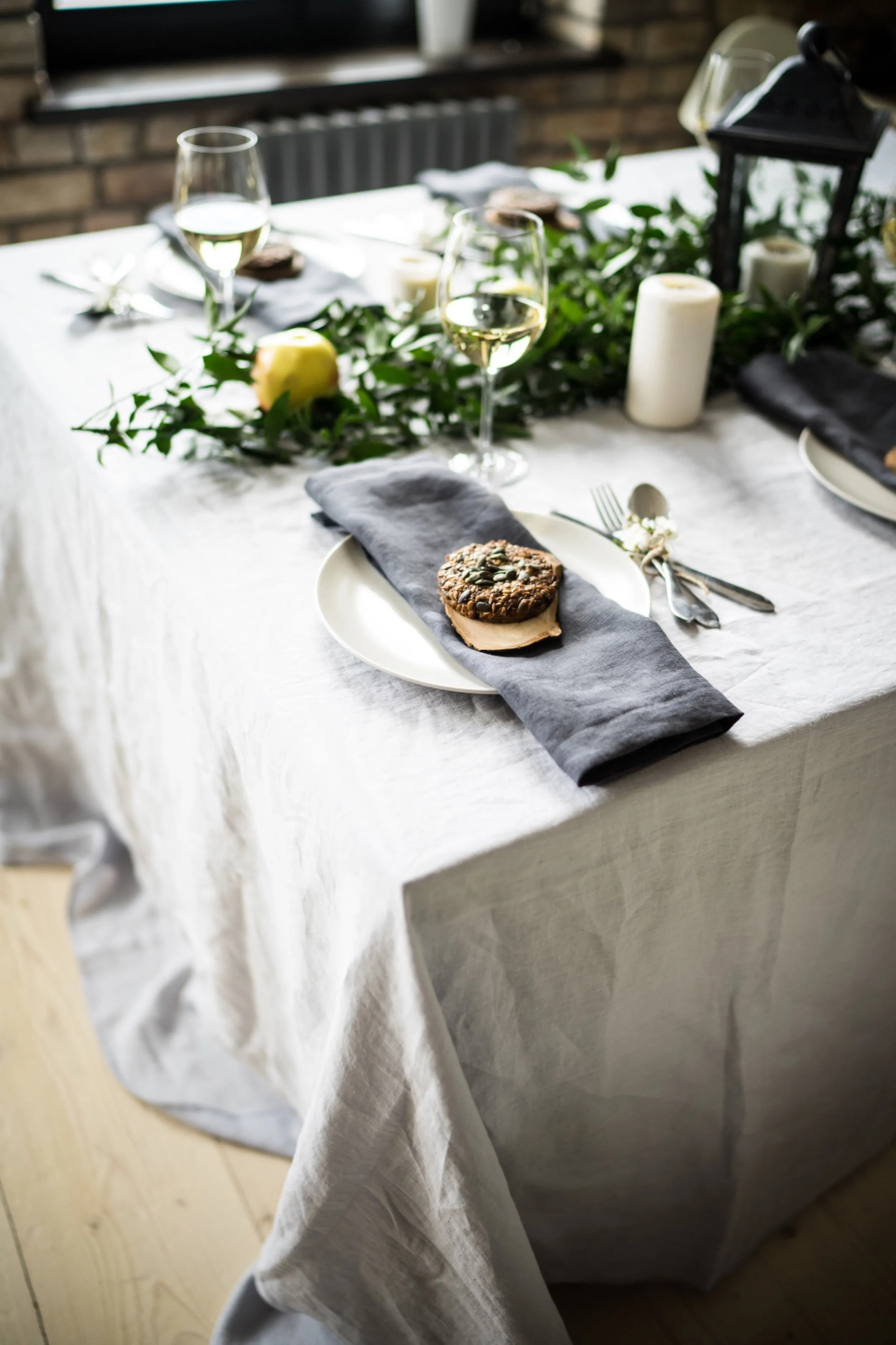 Linen tablecloth - light gray