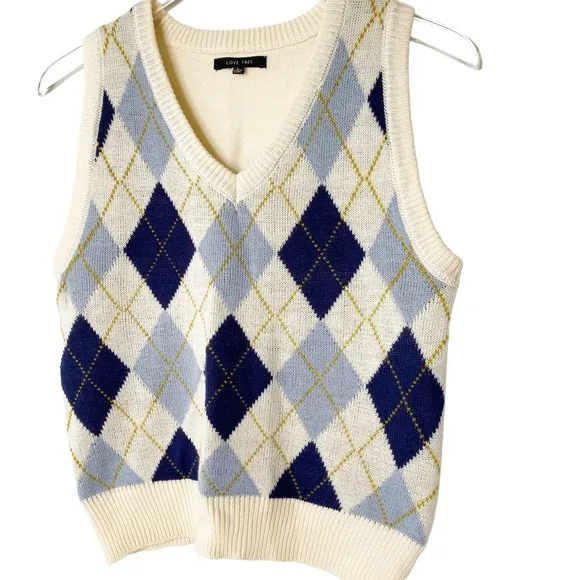 Love Tree Preppy Academia Argyle VNeck Plaid Checkered Knit Blue Cream Sweater L