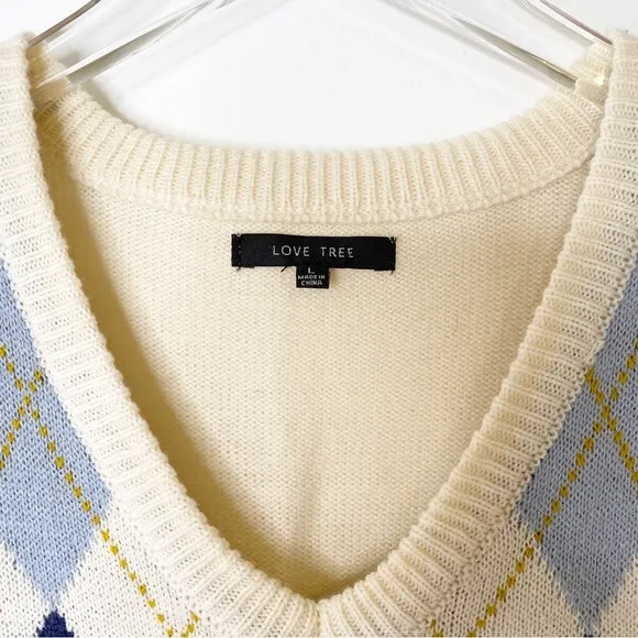 Love Tree Preppy Academia Argyle VNeck Plaid Checkered Knit Blue Cream Sweater L