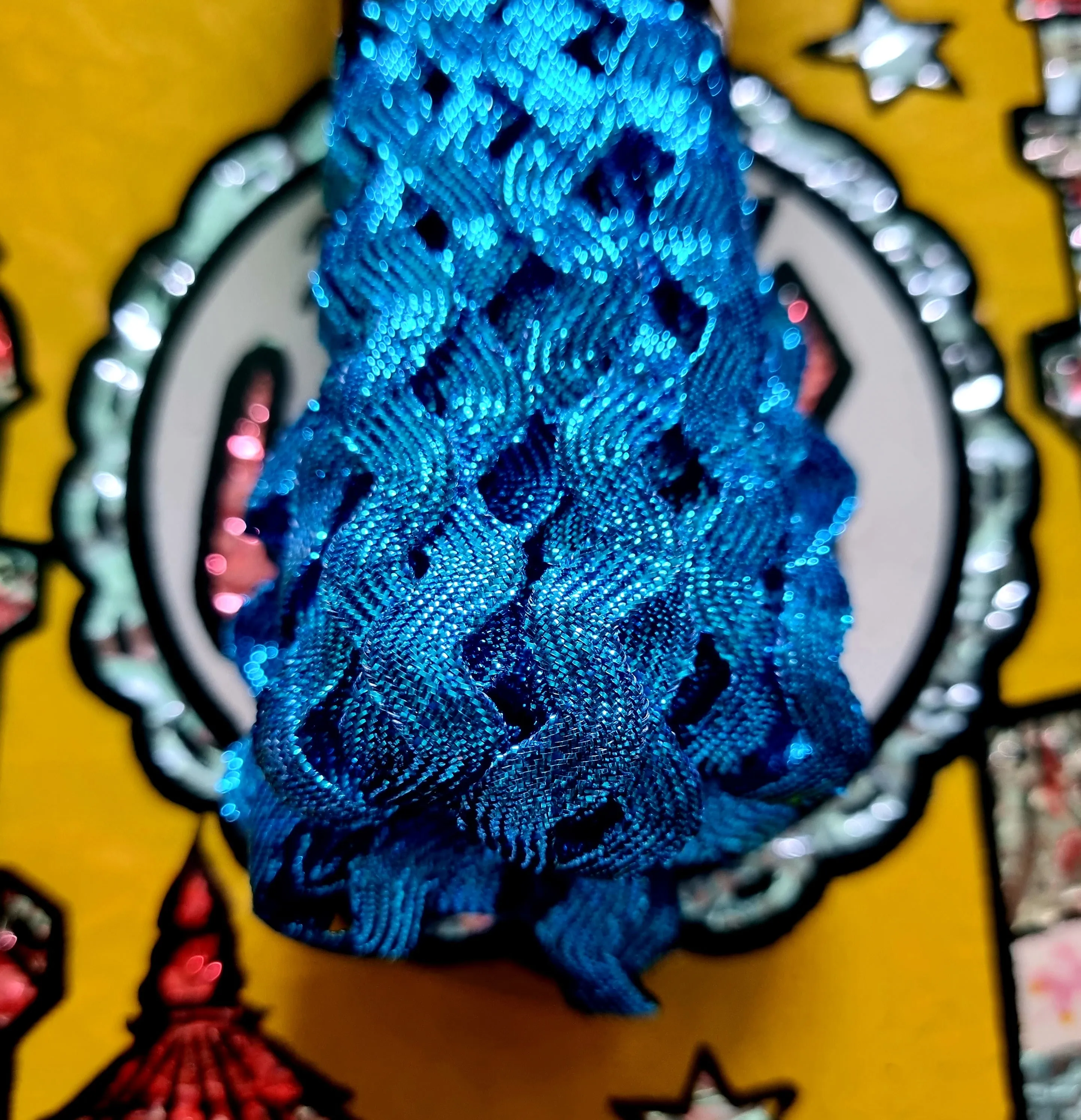 Metallic ric rak trim