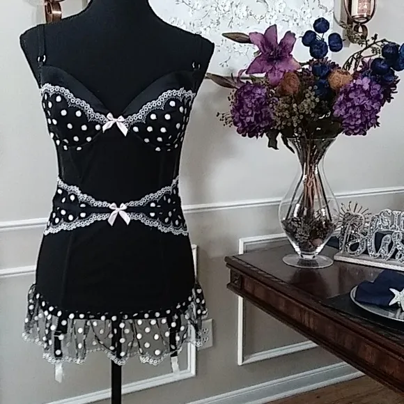 New Super Sexy Victoria's Secret Black And White Bustier Corset With Gar…