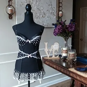 New Super Sexy Victoria's Secret Black And White Bustier Corset With Gar…