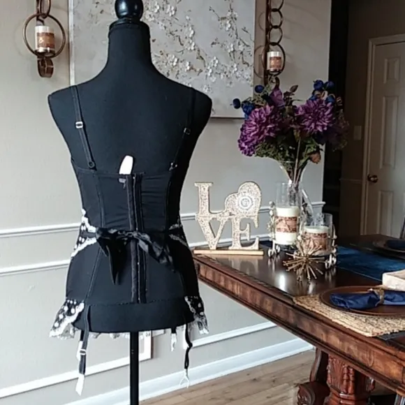 New Super Sexy Victoria's Secret Black And White Bustier Corset With Gar…