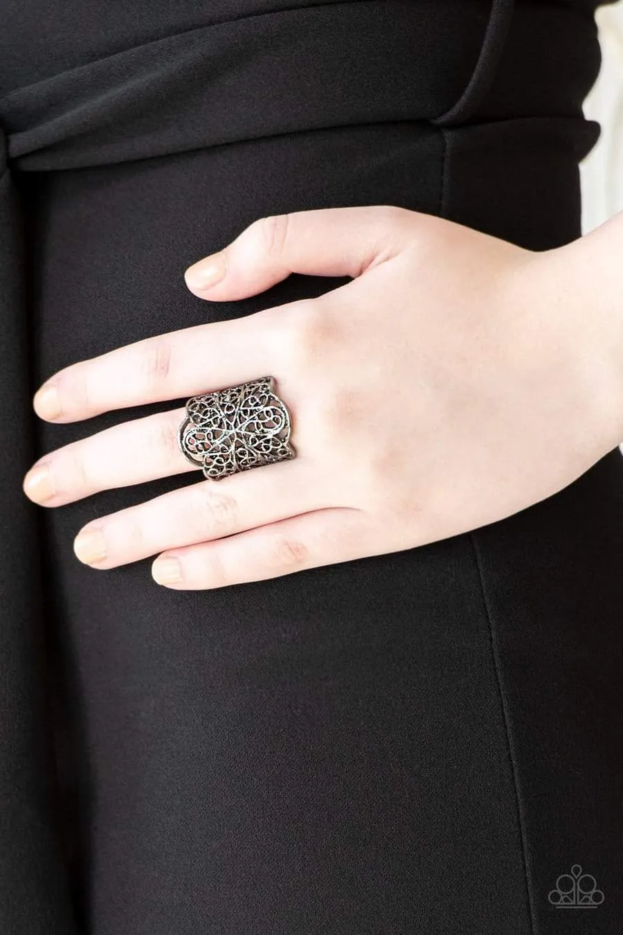 Paparazzi The Way You Make Me FRILL - Filigree Ring