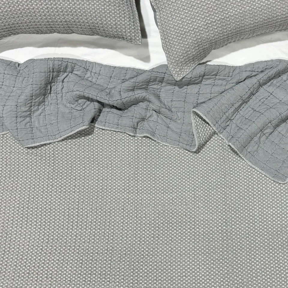 Quilt - Grey Waffle Quilted
