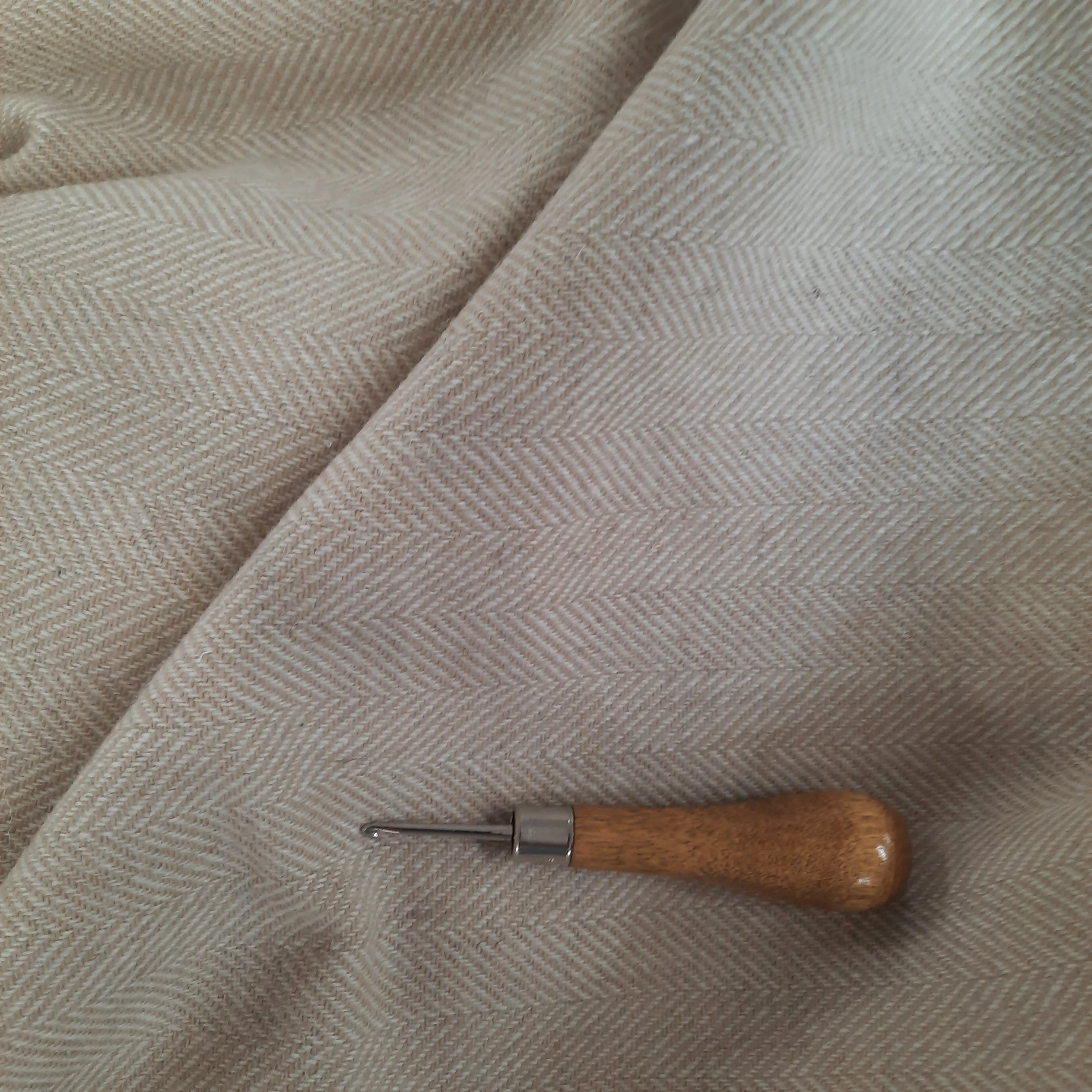 Textured Wool Fabric "Beige Herringbone"