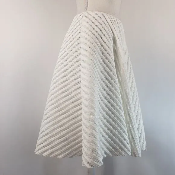 The Coverii White Lace Embroidered Textured Raw Hem Knee Length Full Skirt S