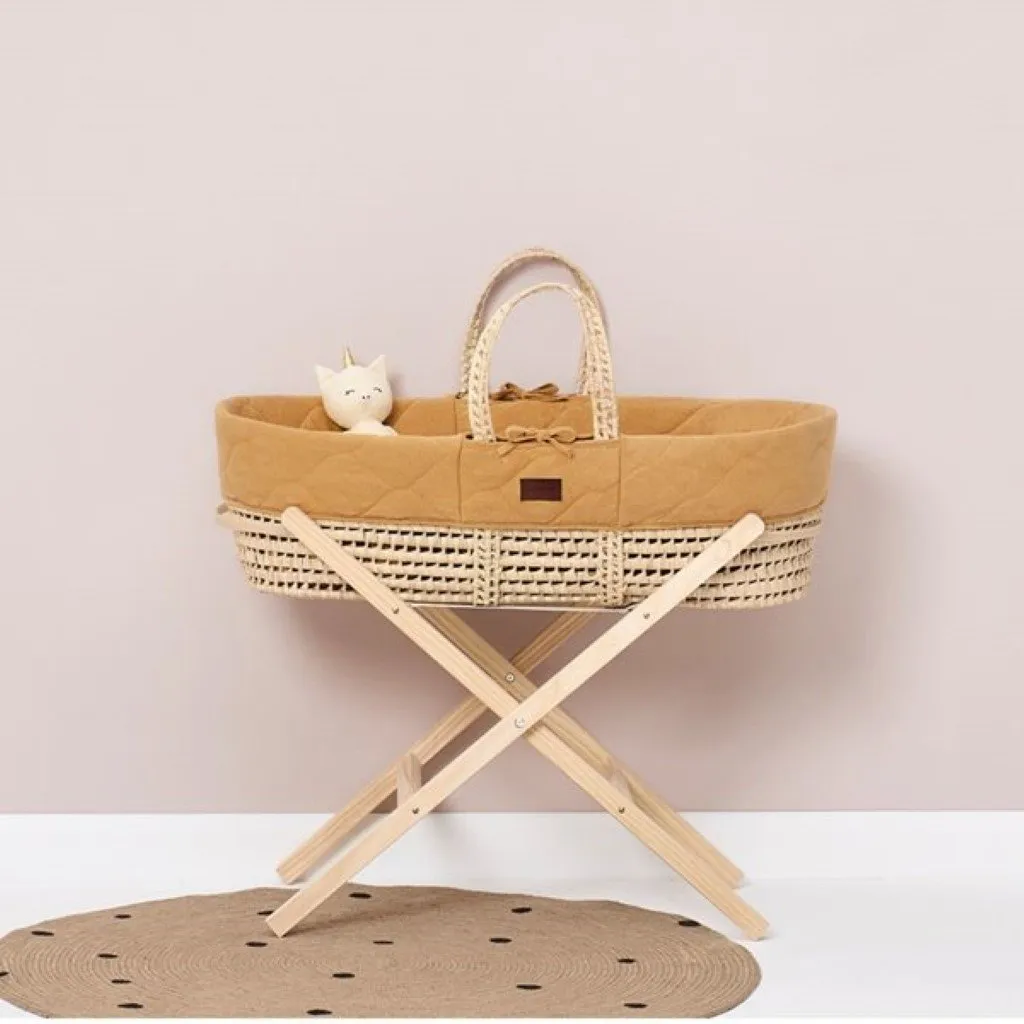 THE LITTLE GREEN SHEEP Natural Moses Basket & Mattress and Stand - Quilted Honey