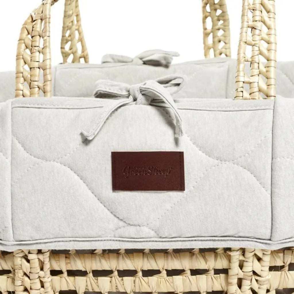 THE LITTLE GREEN SHEEP Natural Quilted Moses Basket & Mattress - Dove
