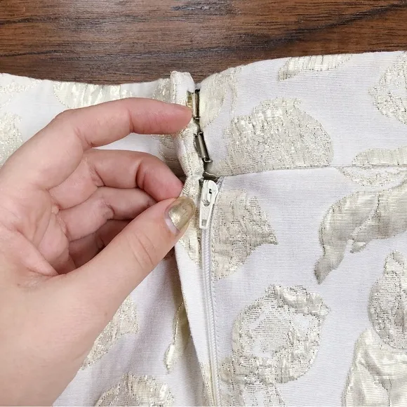 Tibi • gold metallic floral skirt mini rose print cream lamé foil brocade pleat