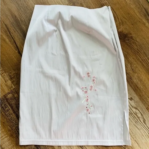 Vintage Reflections Silver Pencil Skirt